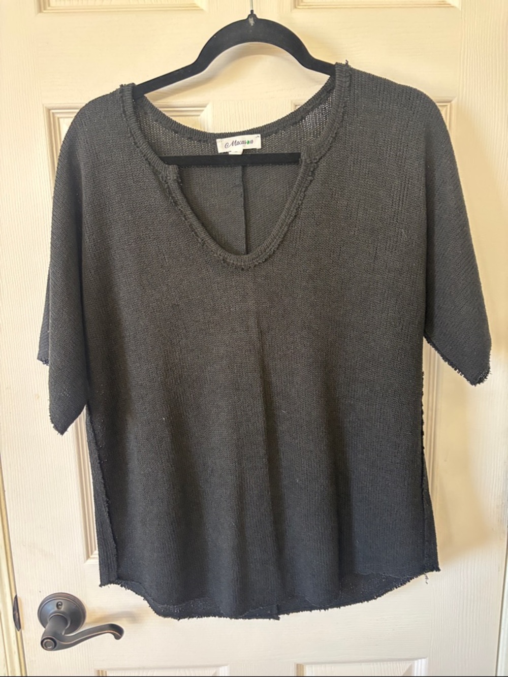 MACARON Short Sleeve Knit Top in Charcoal Gray